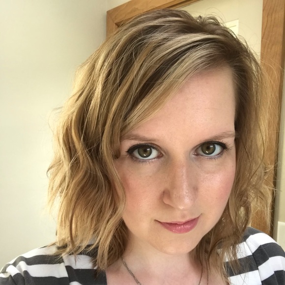 Meet your Posher, Jenae - Picture 1 of 1